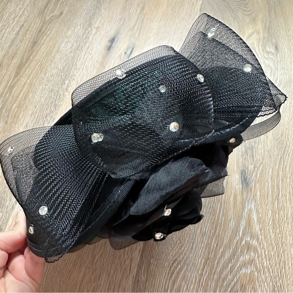 Vintage 80's Black Satin Green Lace Hatinator Fascinator Cocktail Hat Horse Race - Picture 5 of 13